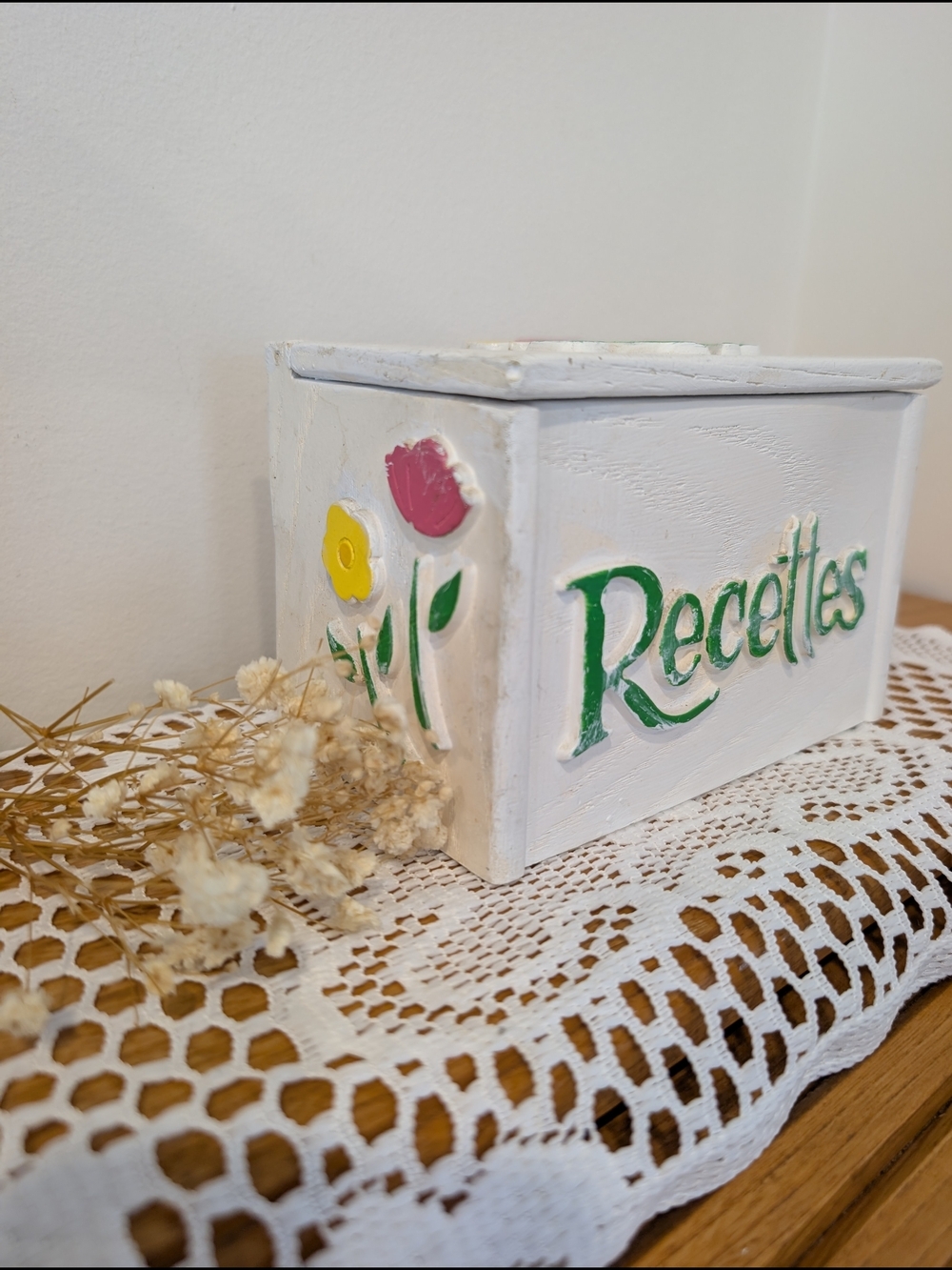 Vintage French “Recettes” Recipe Box – Hand‑Painted Plaster Kitchen Decor
